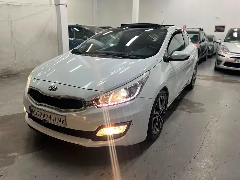 Usado Kia ProCeed 128 CV (94 kW) 2013 Blanco Utilitario