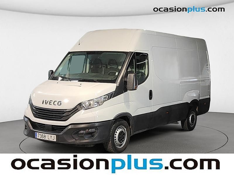 Blanco Usado 2022 Iveco Daily Familiar | 21.682 € (Super precio) - Imagen 1/4