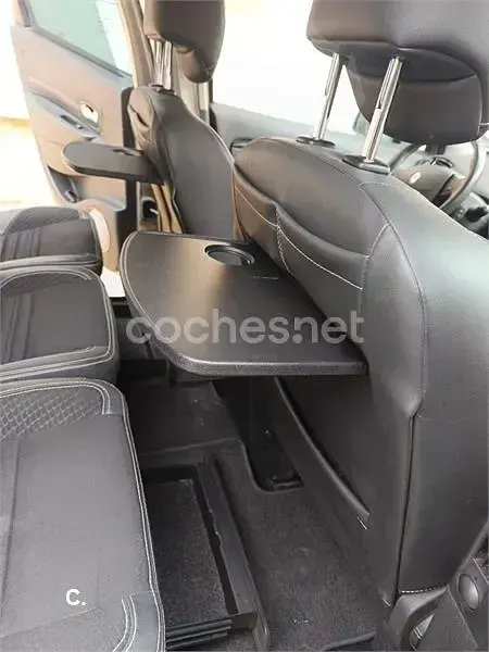 Usado Renault Scénic III Bose Edition 110 CV (80 kW) 2016 Beige Monovolumen