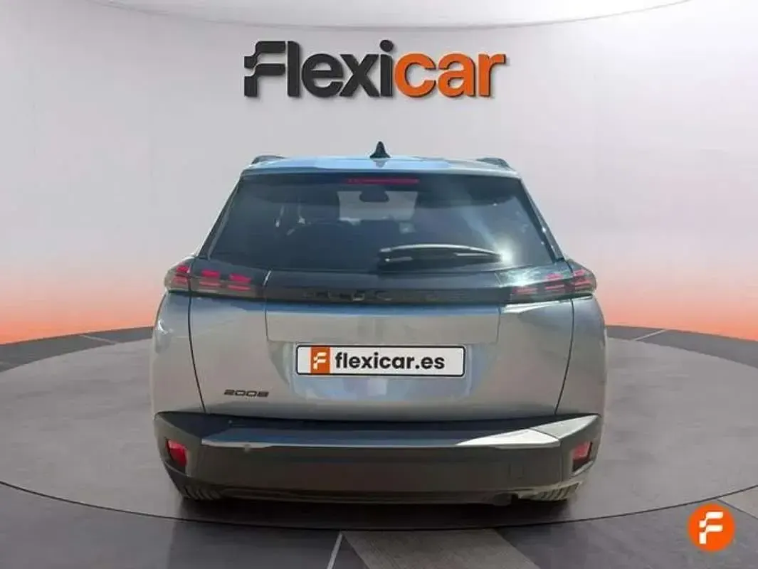 Usado Peugeot 2008 Allure 101 CV (74 kW) 2025 Gris SUV