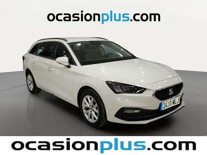 Usado Seat Leon ST Style 131 CV (96 kW) 2023 Blanco Familiar