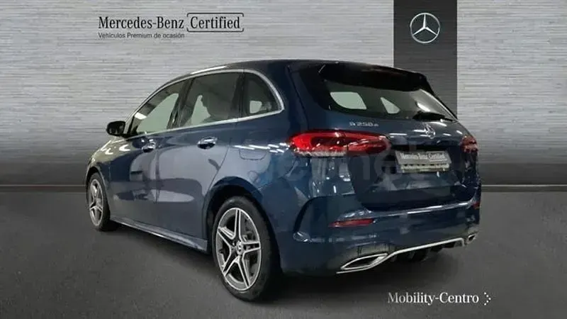 Usado Mercedes B250e 218 CV (160 kW) 2021 Azul Monovolumen