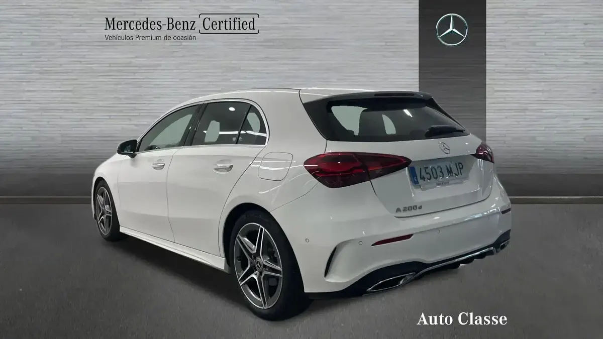 Usado Mercedes A200 AMG line 150 CV (110 kW) 2023 Blanco polar Berlina