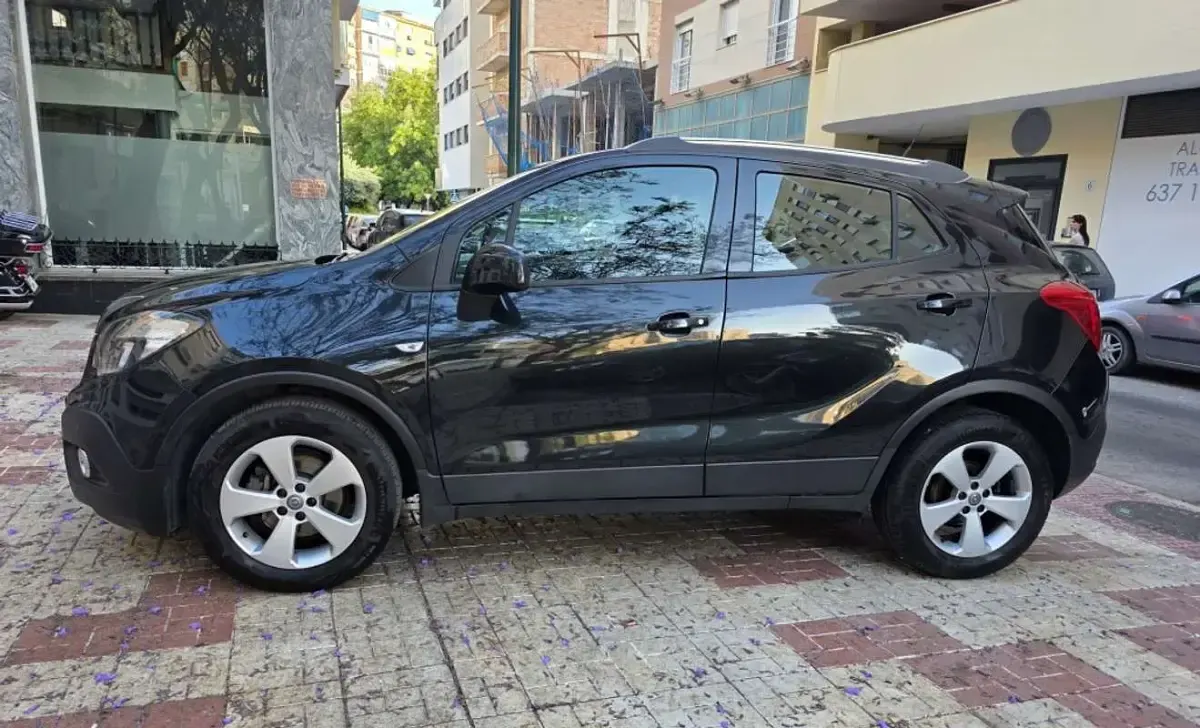 Usado Opel Mokka Selective 131 CV (96 kW) 2015 Negro SUV