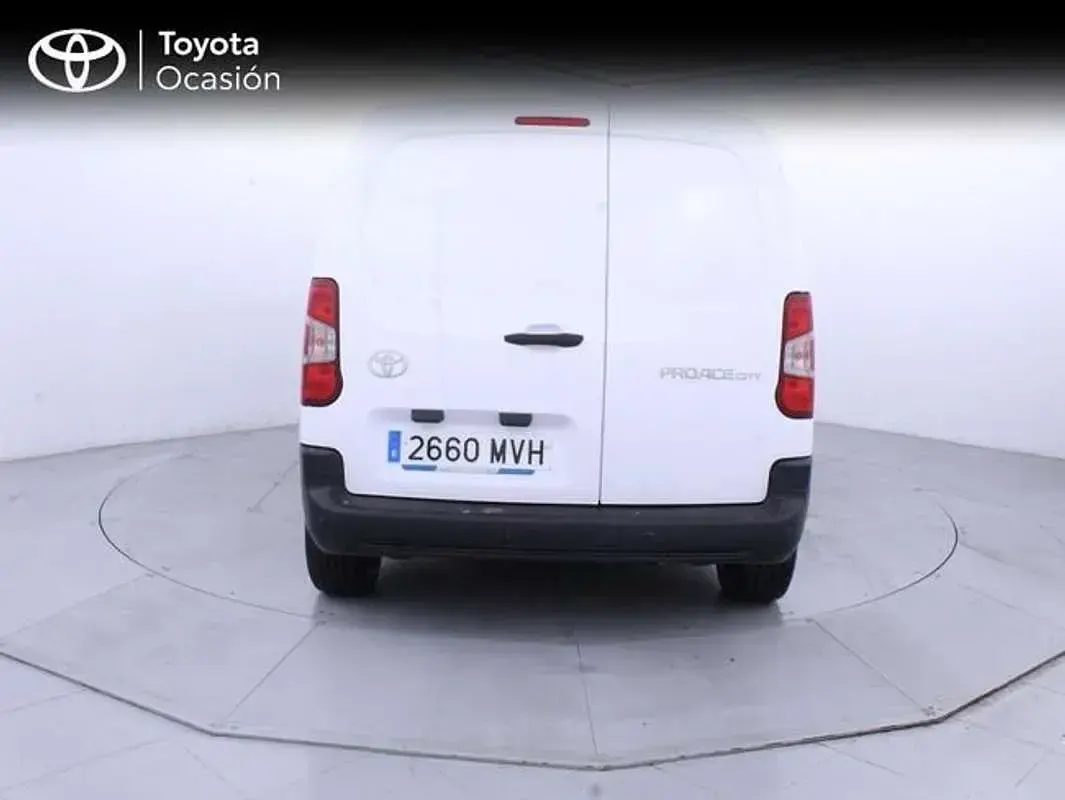 Usado Toyota Proace City City 131 CV (96 kW) 2024 Blanco Monovolumen