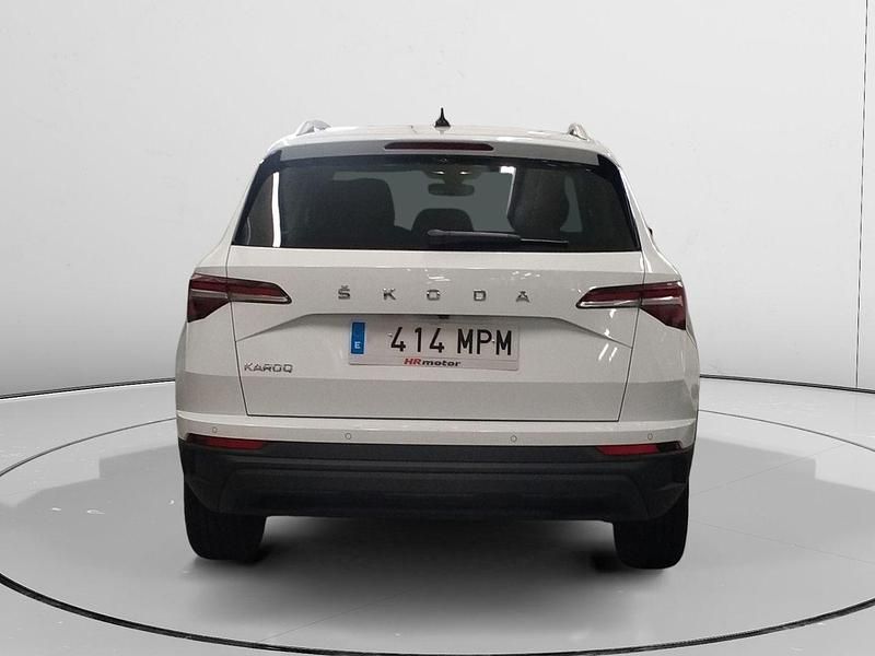 Usado Skoda Karoq Ambition 116 CV (85 kW) 2024 Blanco SUV