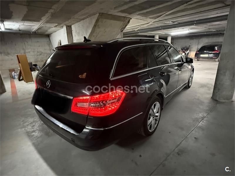 Usado Mercedes E220 Avantgarde 170 CV (125 kW) 2011 Negro Familiar