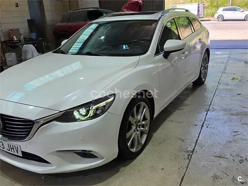 Usado Mazda 6 Luxury 175 CV (128 kW) 2015 Gris / plata Familiar