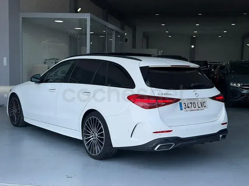 Usado Mercedes C220 200 CV (147 kW) 2021 Blanco Familiar