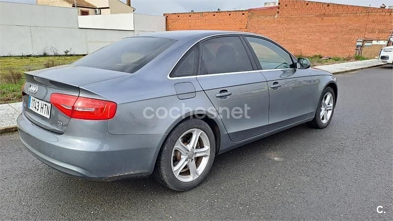 Usado Audi A4 143 CV (105 kW) 2013 Gris / plata Berlina