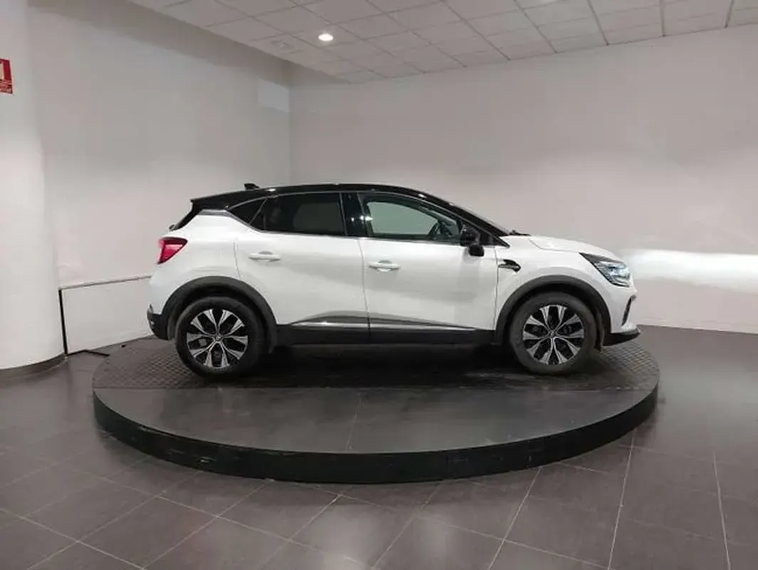 Usado Renault Captur Techno 143 CV (105 kW) 2023 Blanco SUV