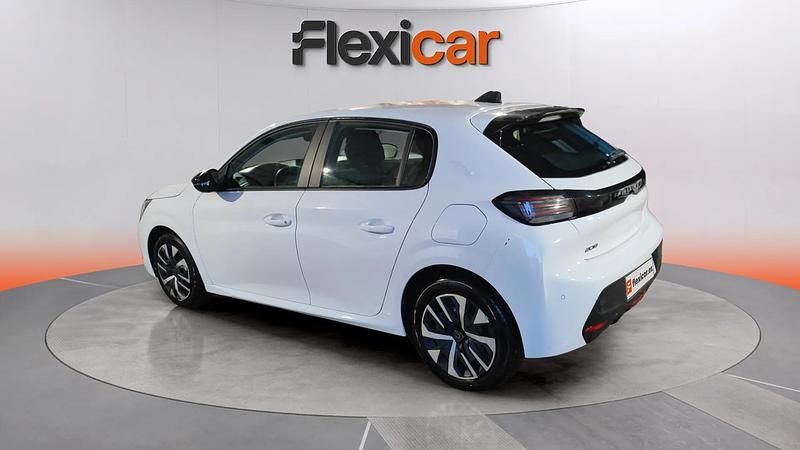 Usado Peugeot 208 Active 102 CV (75 kW) 2024 Blanco Utilitario