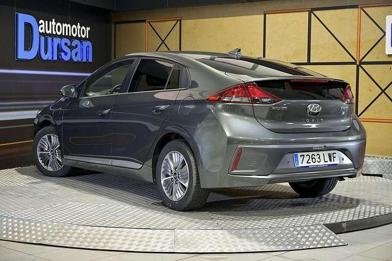 Usado Hyundai Ioniq 141 CV (103 kW) 2022 Gris Utilitario