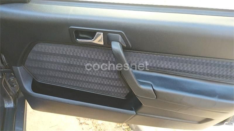 Usado Mercedes 190 126 CV (92 kW) 1987 Negro Berlina