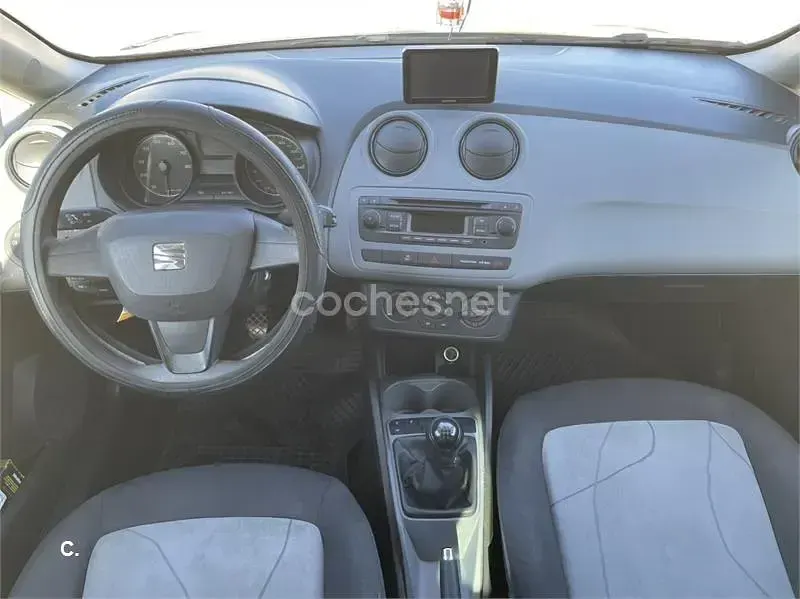 Usado Seat Ibiza I-Tech 85 CV (62 kW) 2014 Gris / plata Berlina