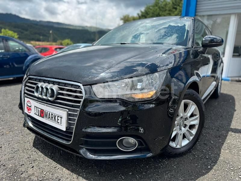 Negro Usado 2011 Audi A1 Attraction Utilitario | 8490 € (Precio justo) - Imagen 1/4