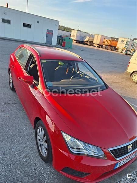 Rojo Usado 2020 Seat Leon ST Reference Familiar | 9000 € (Super precio) - Imagen 1/4