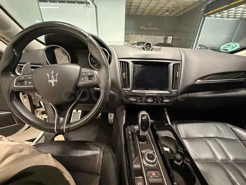Usado Maserati Levante 275 CV (202 kW) 2016 Blanco SUV