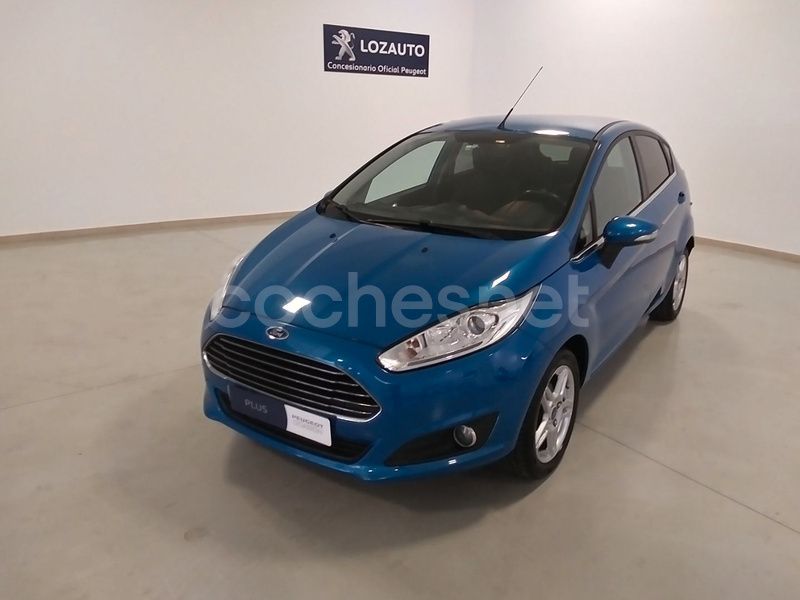 Usado Ford Fiesta Titanium 100 CV (73 kW) 2013 Azul Utilitario