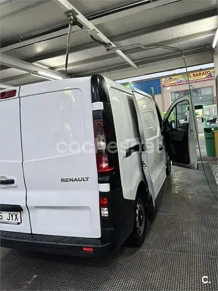 Usado Renault Trafic Equilibre 110 CV (80 kW) 2021 Blanco Monovolumen
