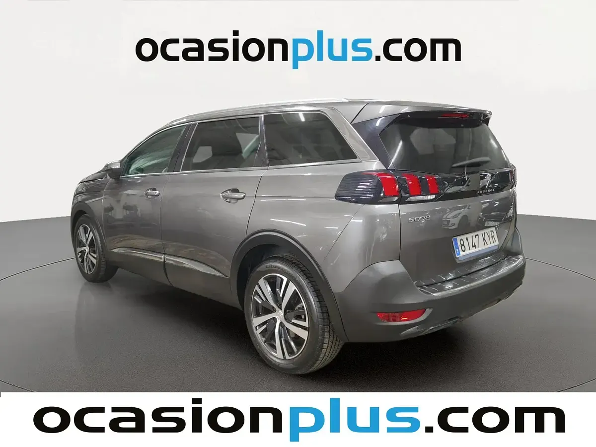 Usado Peugeot 5008 Allure 131 CV (96 kW) 2019 Gris plata SUV