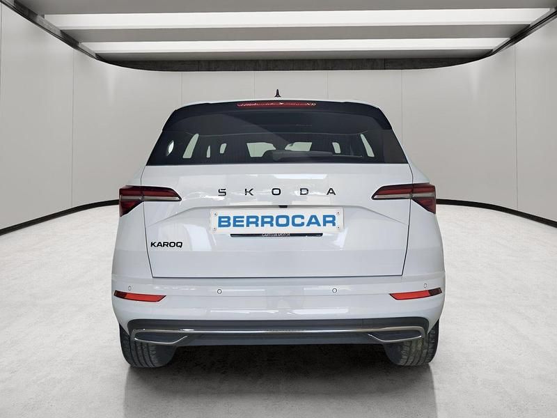 Usado Skoda Karoq SportLine 150 CV (110 kW) 2024 Blanco SUV