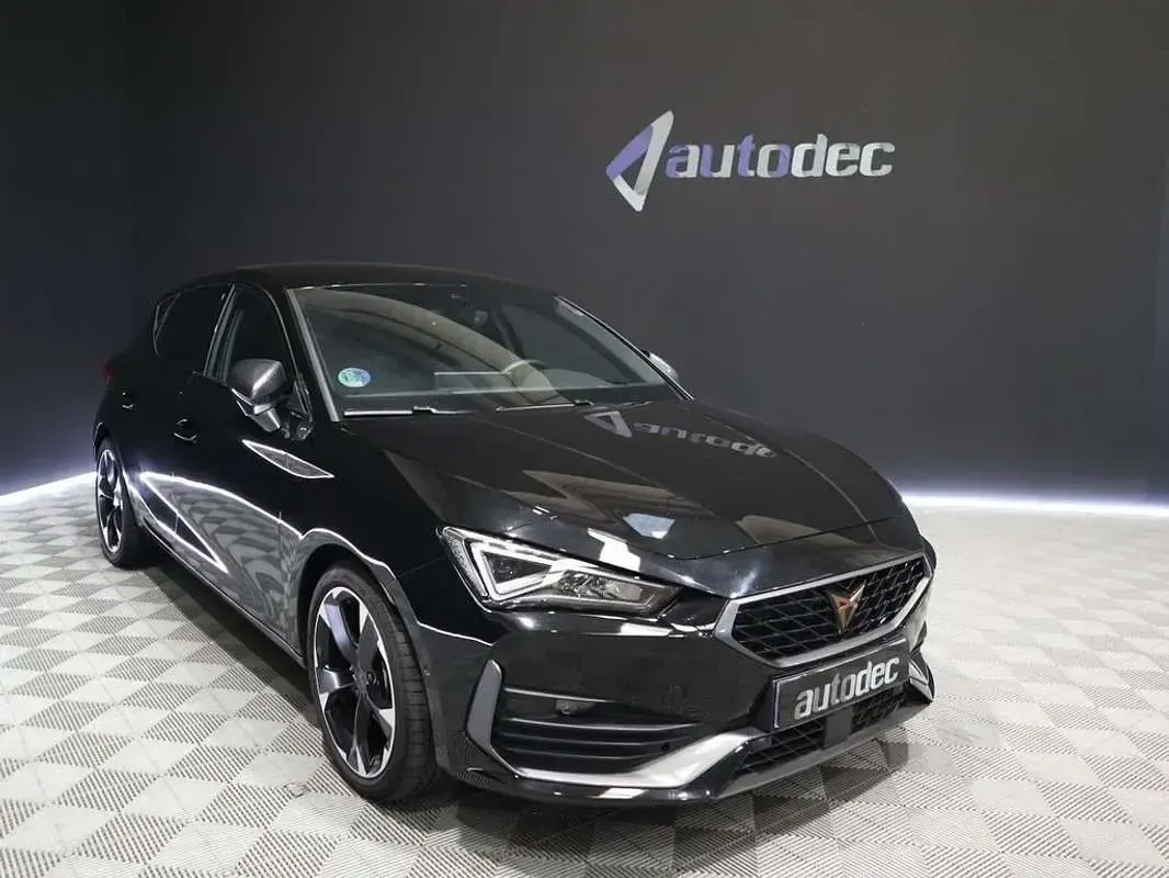 Używany Cupra Leon 150 KM (110 kW) 2024 Czarny Hatchback