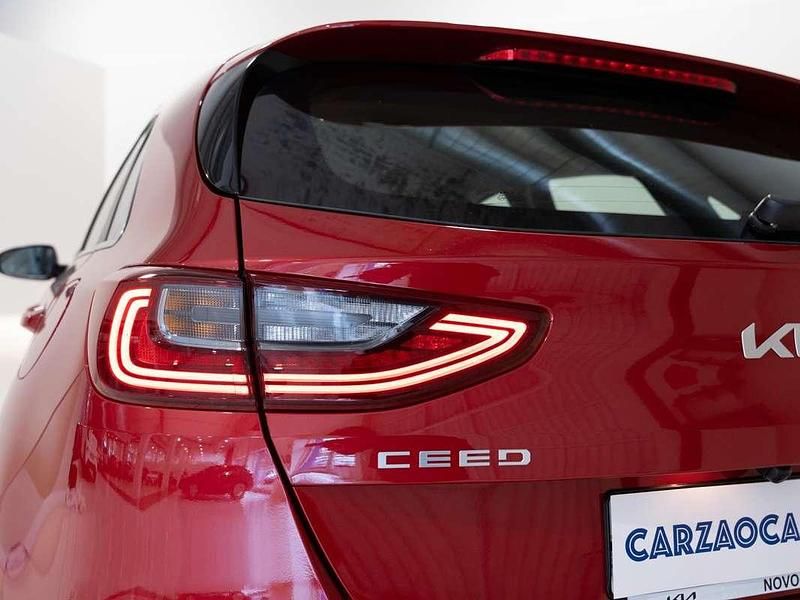 Usado Kia Ceed 101 CV (74 kW) 2024 Rojo Utilitario