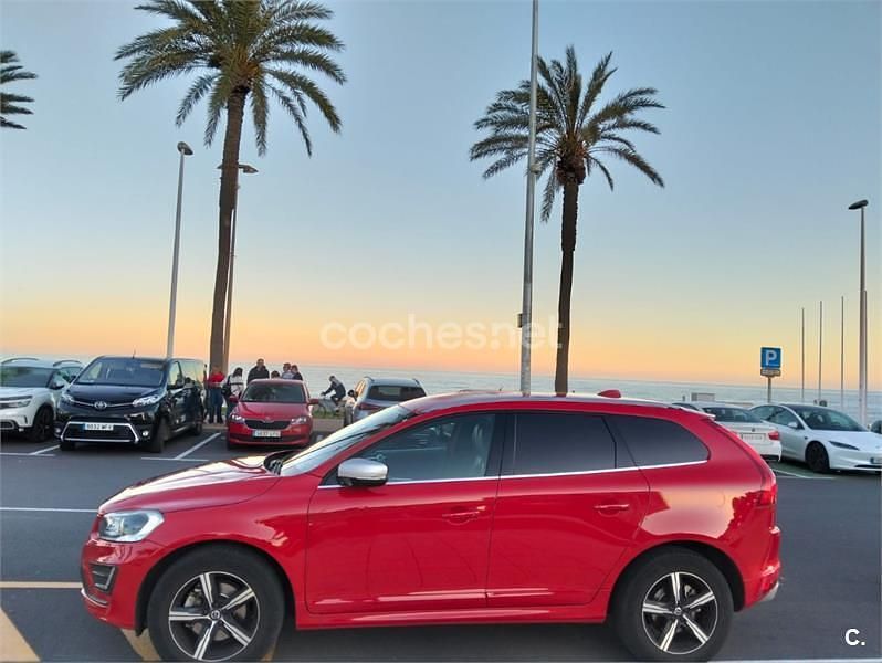 Usado Volvo XC60 R-Design Momentum 181 CV (133 kW) 2016 Rojo SUV