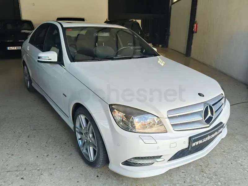 Usado Mercedes C220 Avantgarde 170 CV (125 kW) 2010 Blanco Berlina