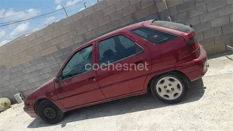 Usado Citroën ZX 71 CV (52 kW) 1996 Granate Berlina
