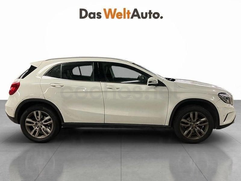 Usado Mercedes GLA220 Style 177 CV (130 kW) 2015 Blanco SUV