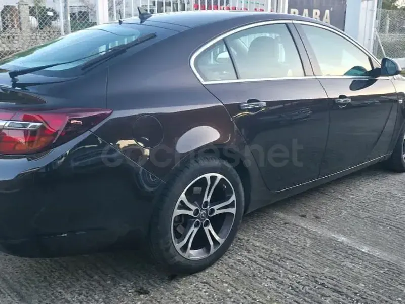 Usado Opel Insignia Excellence 140 CV (102 kW) 2014 Marrón Berlina