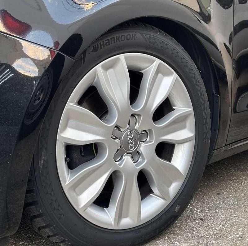 Usado Audi A1 Ambition 105 CV (77 kW) 2011 Negro Utilitario