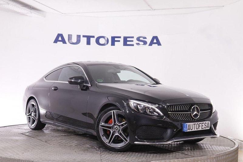 Usado Mercedes C220 AMG line 170 CV (125 kW) 2016 Negro Coupe