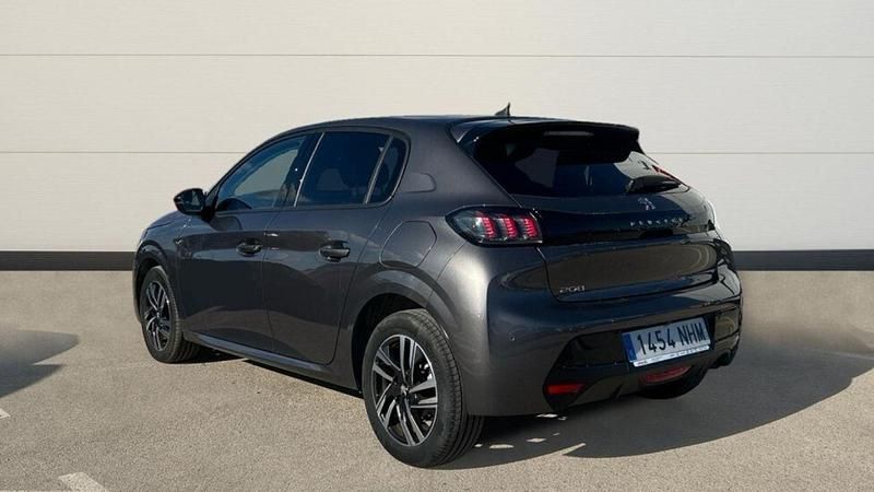 Usado Peugeot 208 Allure 100 CV (73 kW) 2022 Gris Utilitario