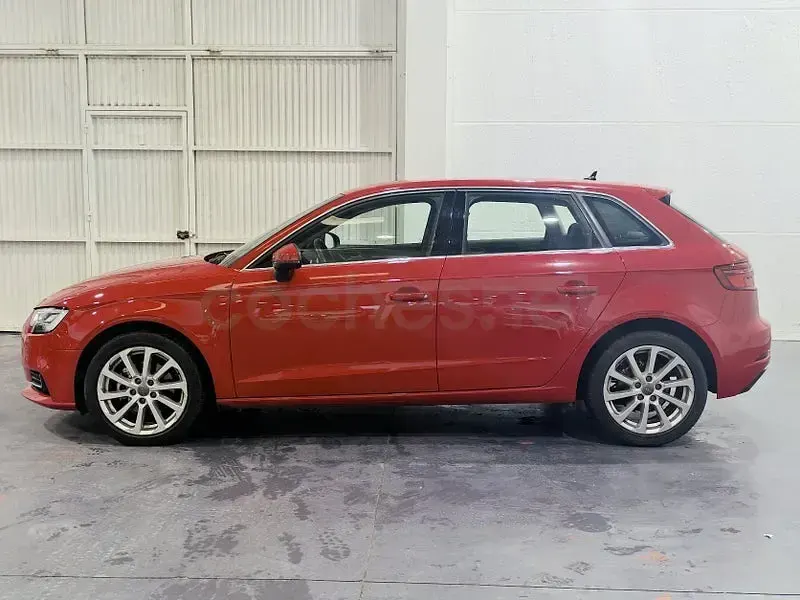 Używany Audi A3 S-Line 116 KM (85 kW) 2018 Czerwony Sedan/Limuzyna