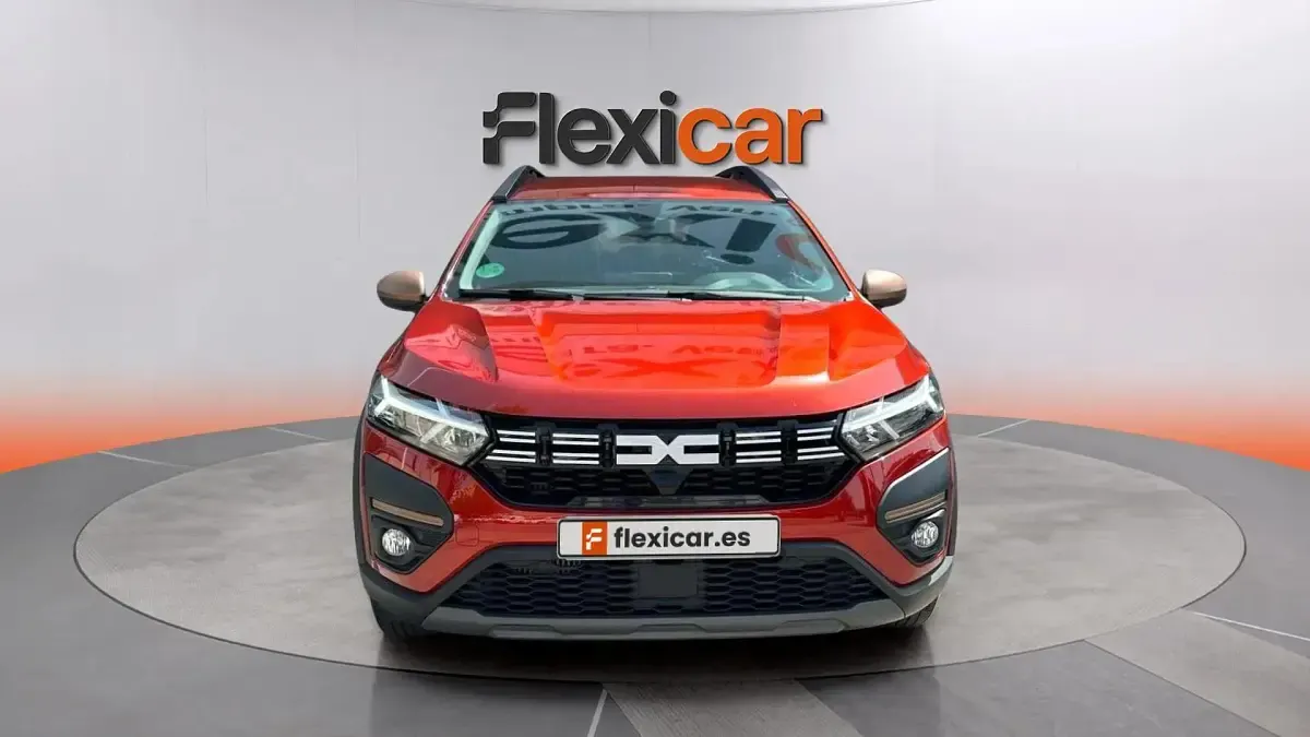 Usado Dacia Jogger Expression 110 CV (80 kW) 2023 Granate Monovolumen