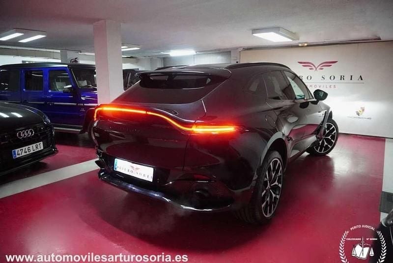 Usado Aston Martin DBX 551 CV (405 kW) 2021 Negro SUV