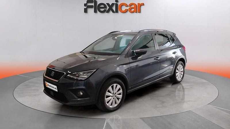 Usado Seat Arona Ecomotive 95 CV (69 kW) 2019 Gris SUV