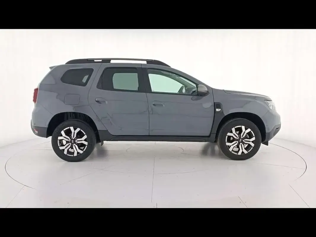 Usado Dacia Duster Journey 116 CV (85 kW) 2023 Gris SUV