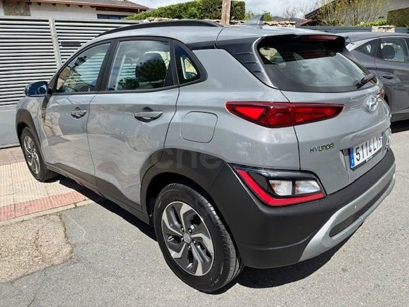 Usado Hyundai Kona 141 CV (103 kW) 2022 Gris / plata SUV
