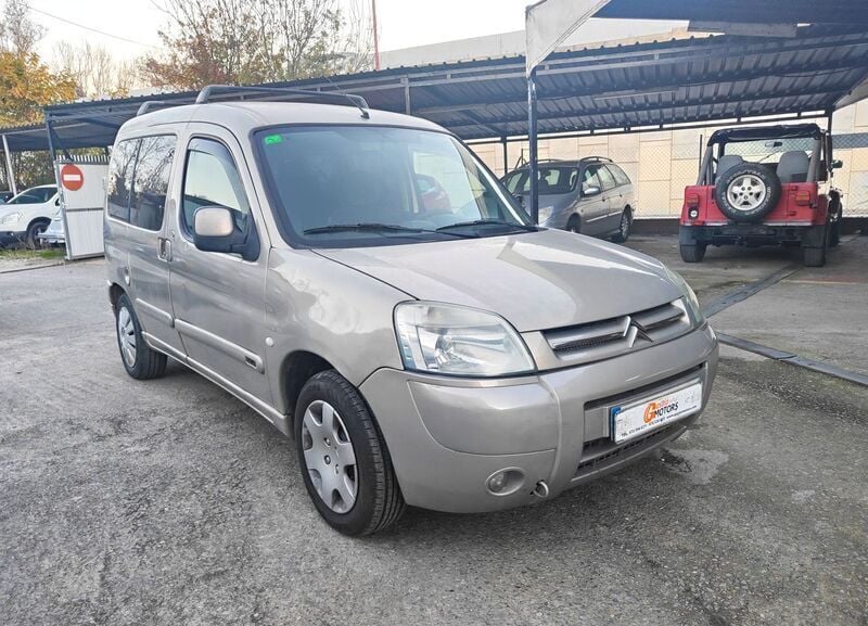 Usado Citroën Berlingo 90 CV (66 kW) 2004 Oro Monovolumen