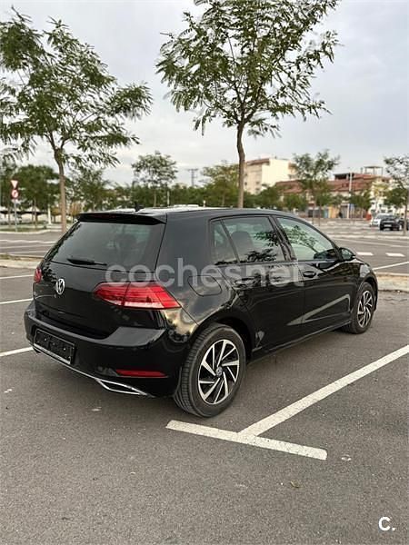 Usado VW Golf VII Advance 150 CV (110 kW) 2018 Negro Berlina