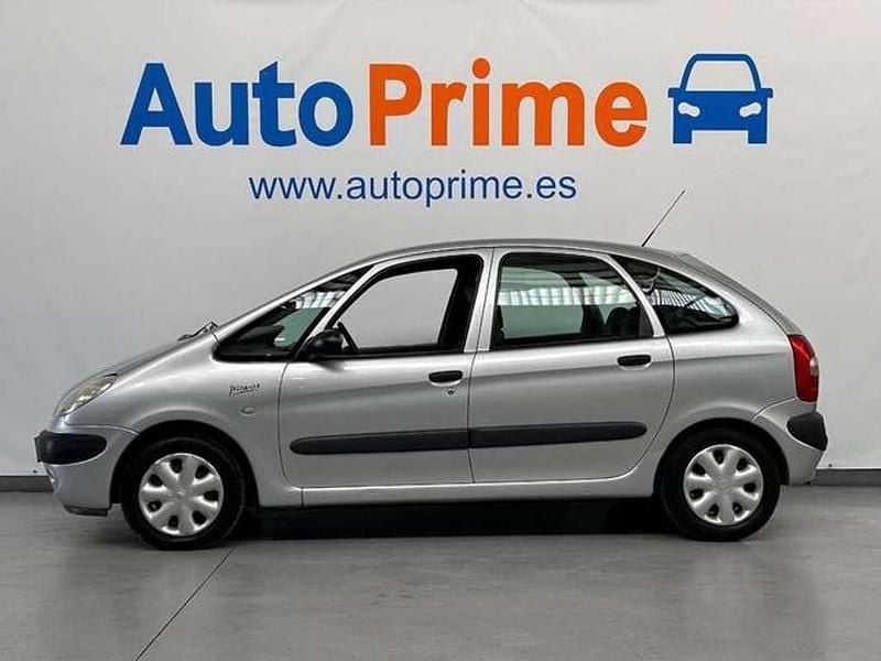 Usado Citroën Xsara Picasso Exclusive 90 CV (66 kW) 2003 Gris / plata Monovolumen