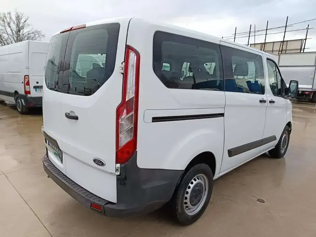Usado Ford Transit Custom Ambiente 105 CV (77 kW) 2020 Blanco Familiar
