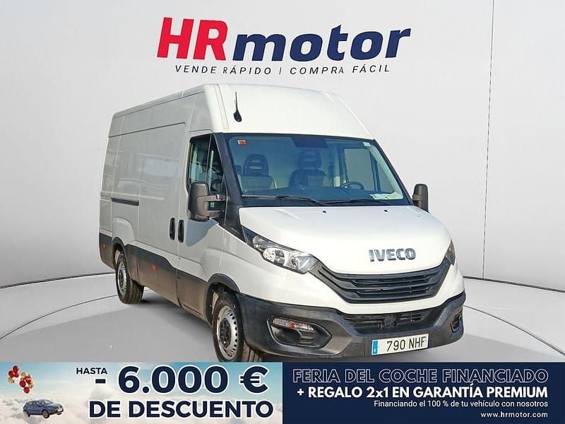 Blanco Usado 2022 Iveco Daily Berlina | 21.590 € (Buen precio) - Imagen 1/4
