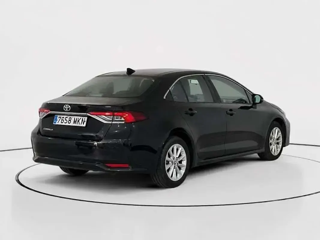 Usado Toyota Corolla 125 CV (91 kW) 2023 Blanco Berlina