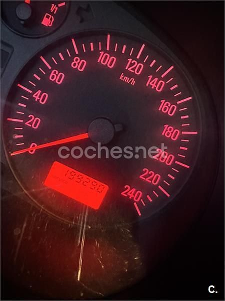 Usado Seat Toledo 125 CV (91 kW) 1999 Gris / plata Berlina