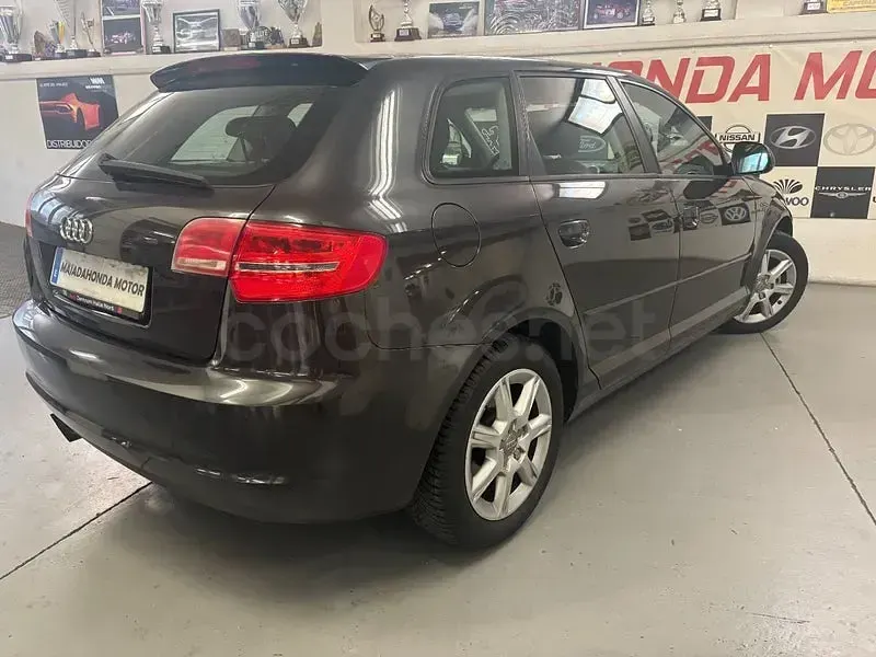 Usado Audi A3 Sportback Ambiente 160 CV (117 kW) 2008 Gris / plata Utilitario